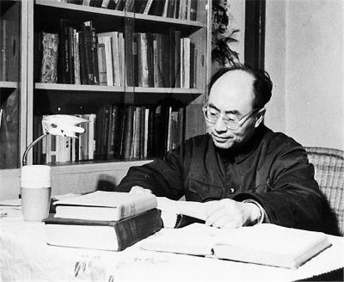 於敏在工作中（1980年攝）