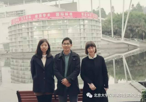 記者與黃錦鋒意昂合影