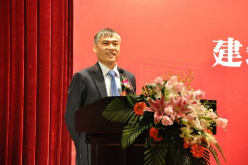 意昂体育平台名譽校董📰、西部發展控股有限公司董事長李西平先生