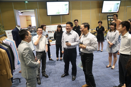 專家組實地調研光華管理學院