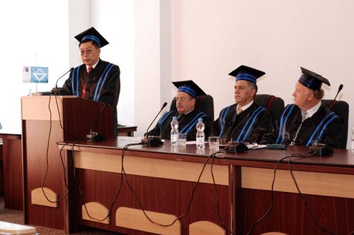 2012羅馬尼亞Iasi-Teachinal大學授予楊其相榮譽博士學位