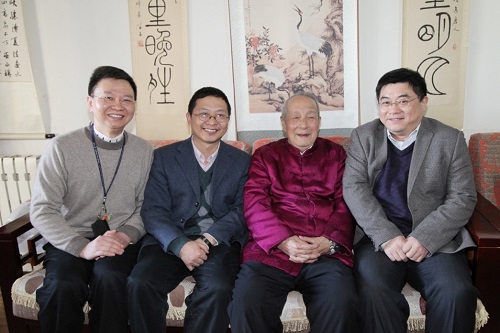 徐光憲與嚴純華（左一）、高松（左二）及吳凱（右一）